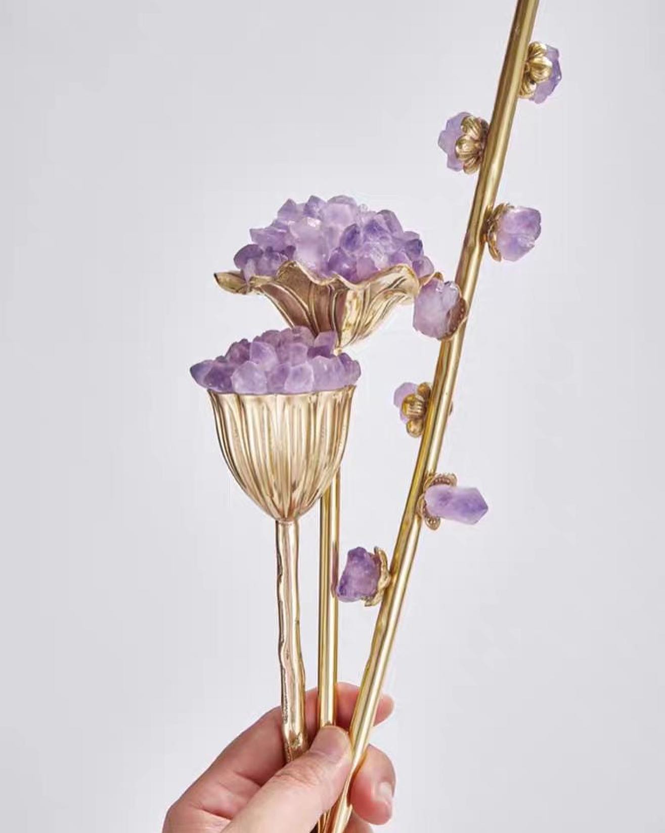 Цветок колокольчик с аметистами