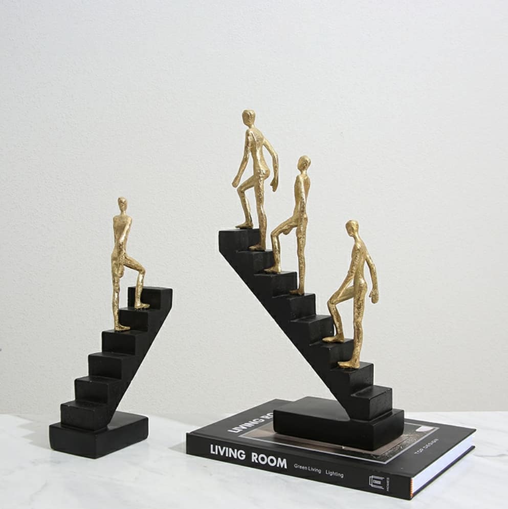 Статуэтка Восхождение по лестнице (три человека) на подставке