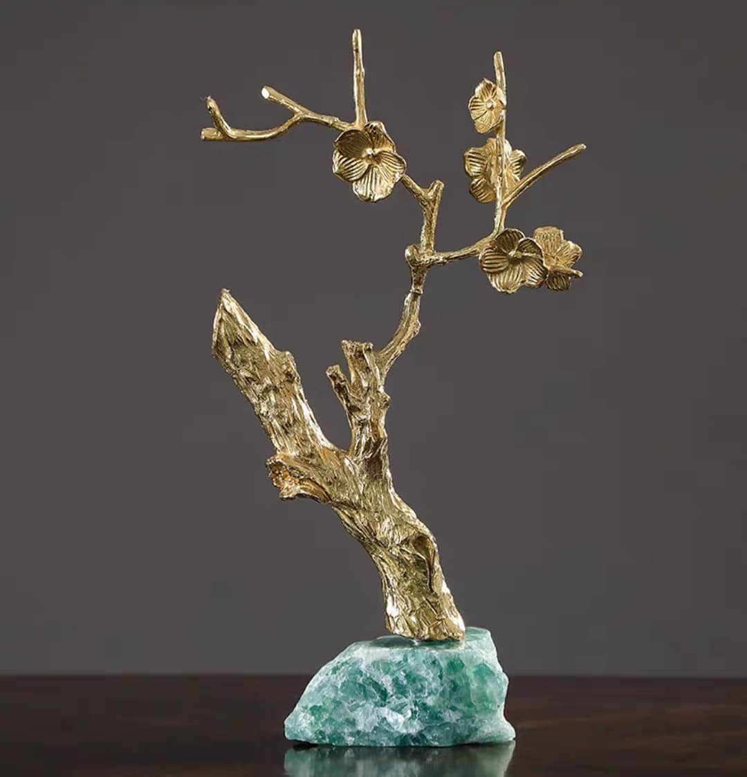 Статуэтка Молодые побеги на подставке из флюорита