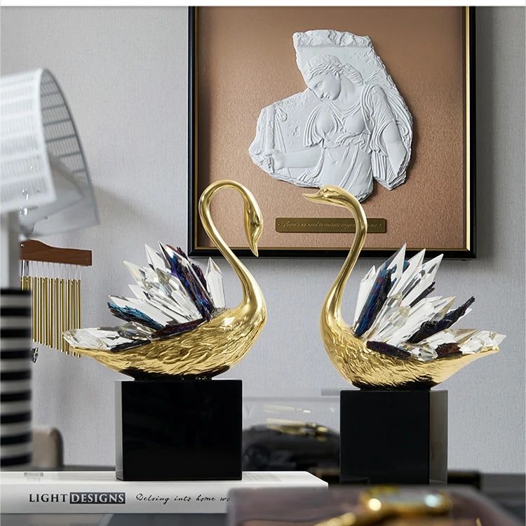 Статуэтка Лебеди из латуни, горного хрусталя, флюорита на подставке