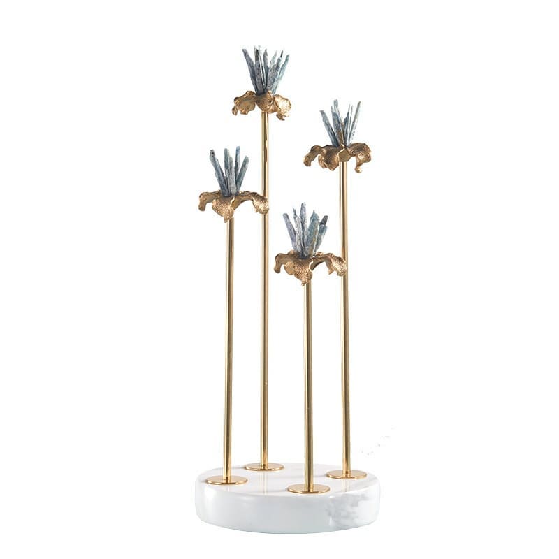 Статуэтка Арканы Таро с кристаллами кианита на подставке мрамора