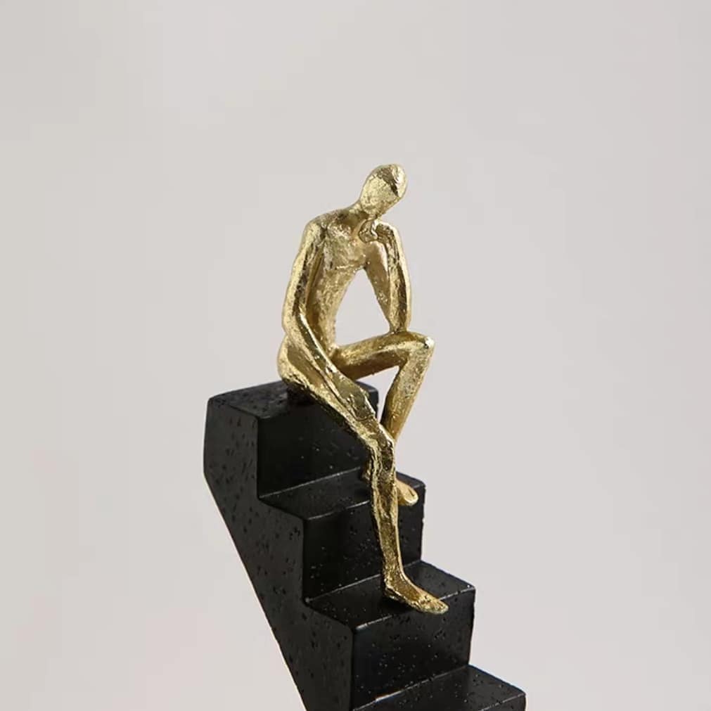 Статуэтка Восхождение по лестнице (человек на вершине) на подставке