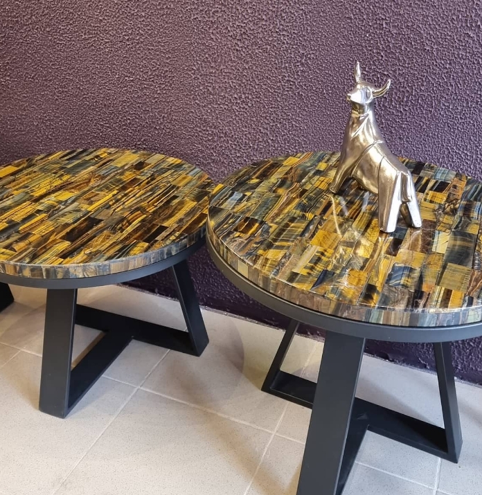 Столики круглые из тигрового глаза