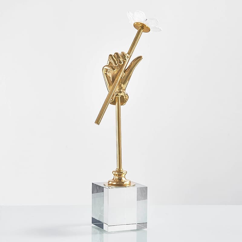 Статуэтка Рука с цветком на подставке из стекла
