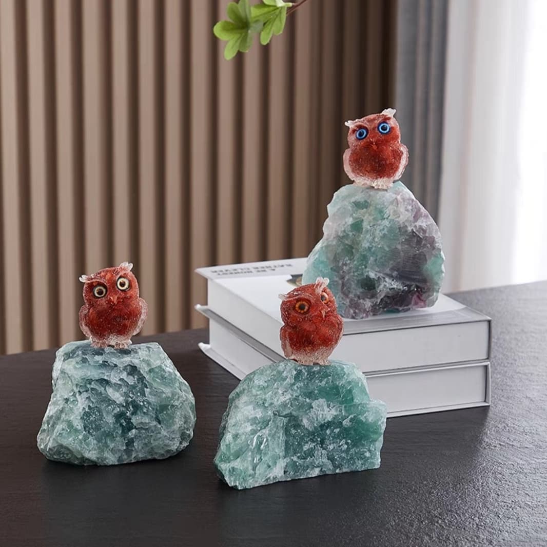Статуэтка Совушка на куске флюорита