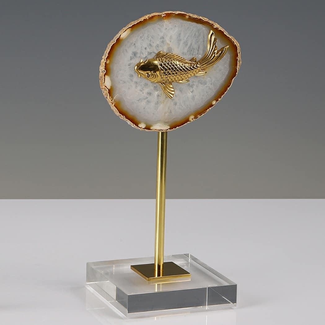 Статуэтка Золотая рыбка на срезе агата на подставке S
