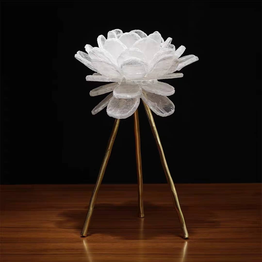 Фигурка Цветок-подсвечник с лепестками кварца на подставке высокий