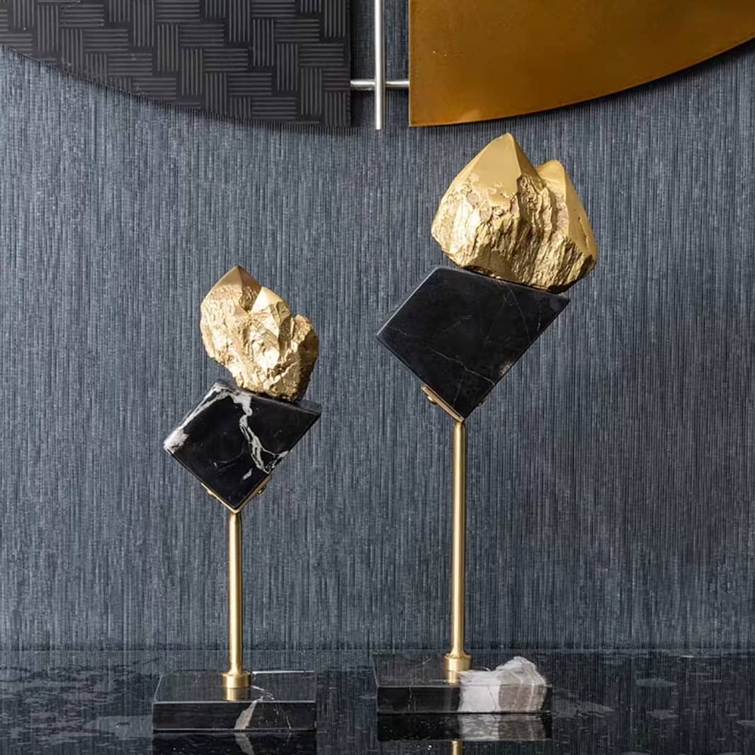 Статуэтка Устойчивость в латуни и мраморе на подставке