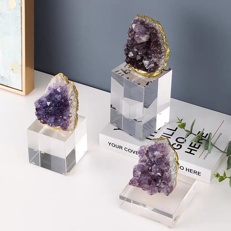 Статуэтка Аметист в позолоте на подставке