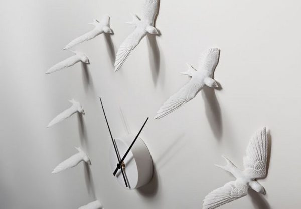 Swallow clock