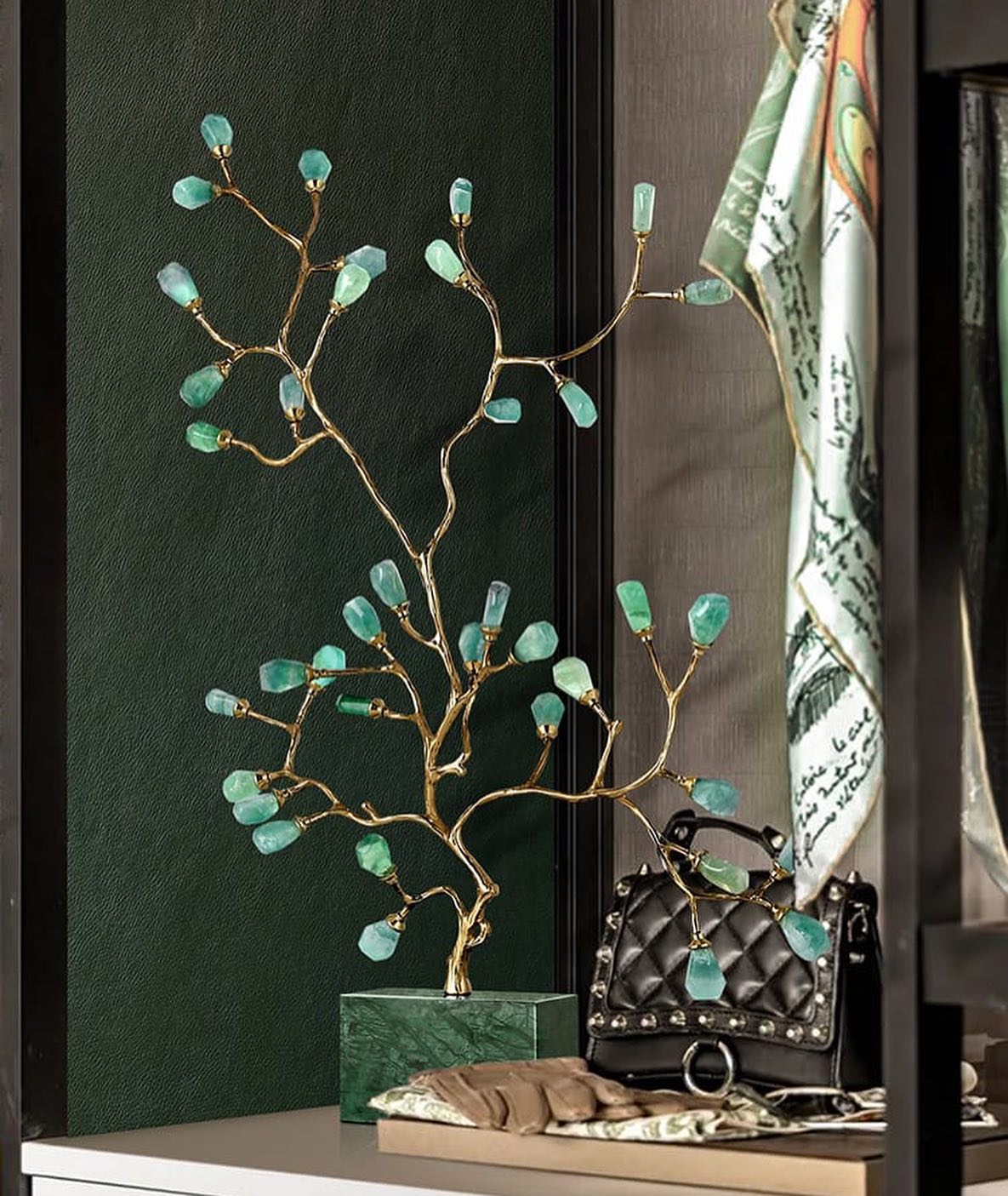 Статуэтка Деревце с самоцветами на подставке из мрамора