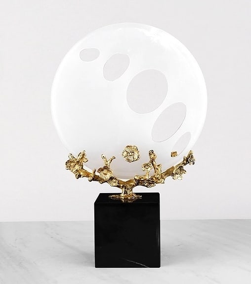 Статуэтка Ажурный шар из нефрита и дерево на подставке