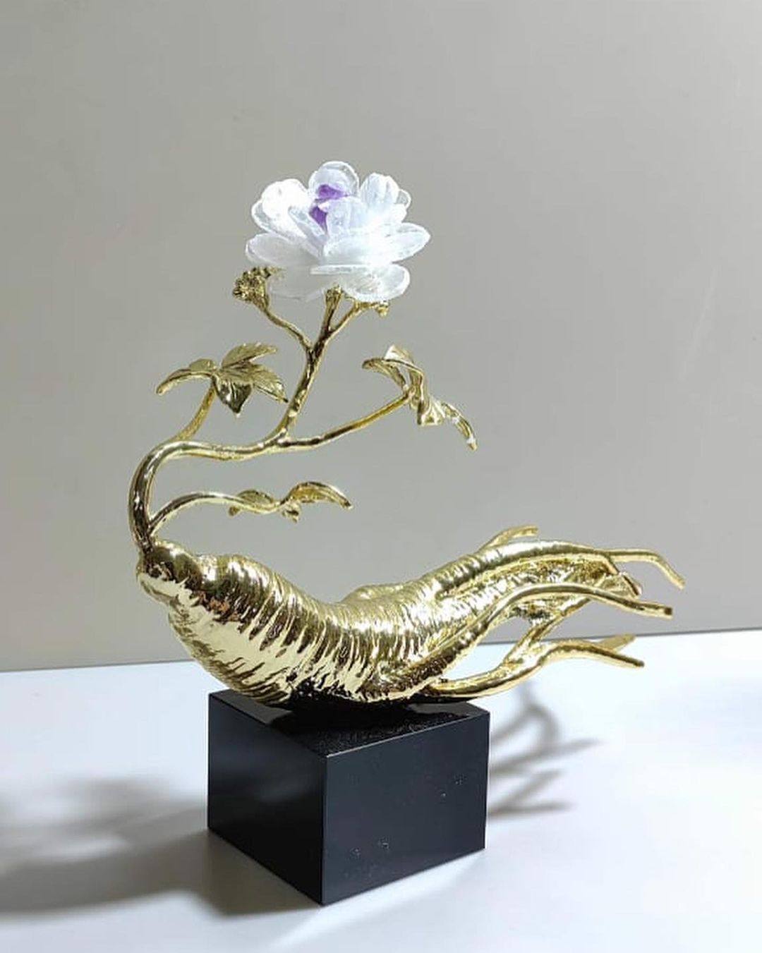 Статуэтка Женьшень Ginseng White