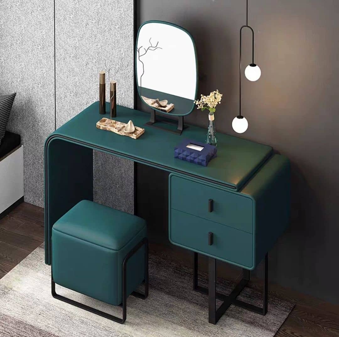 Столик туалетный Style