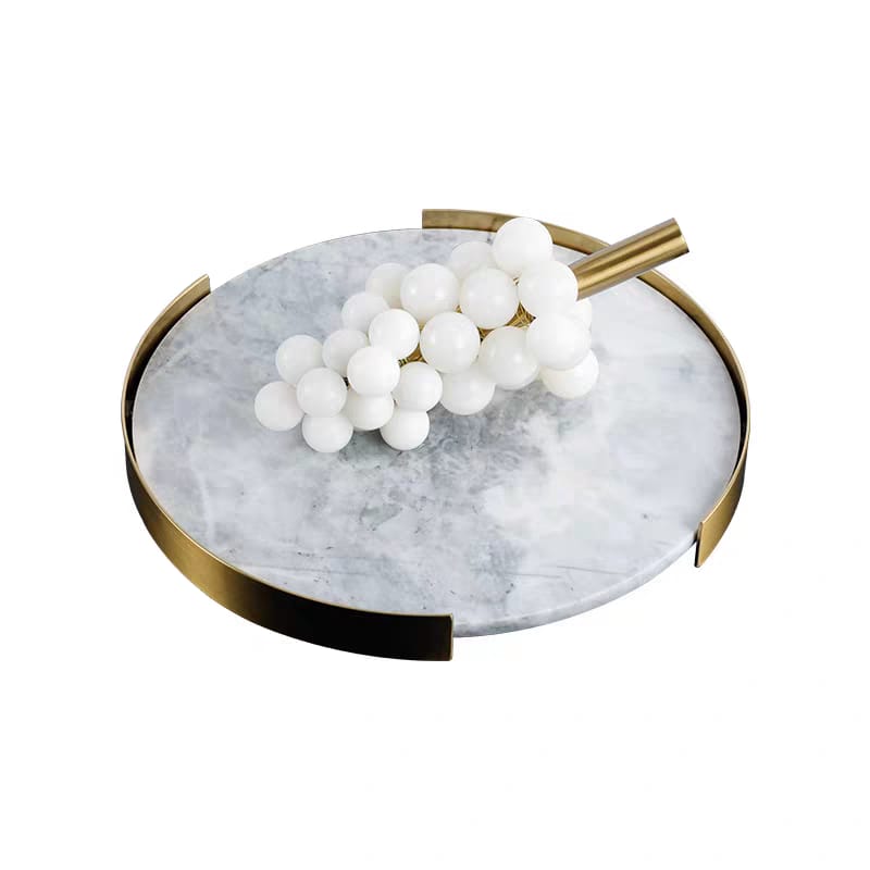 Гроздь винограда из натурального мрамора и латуни