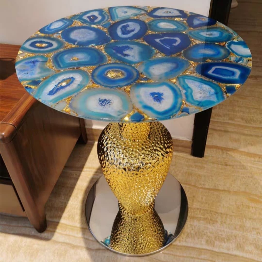 Столик из голубого агата