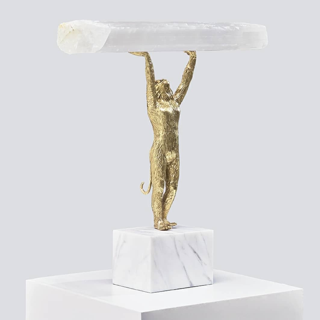 Статуэтка Примат с глыбой селенита на подставке мрамора