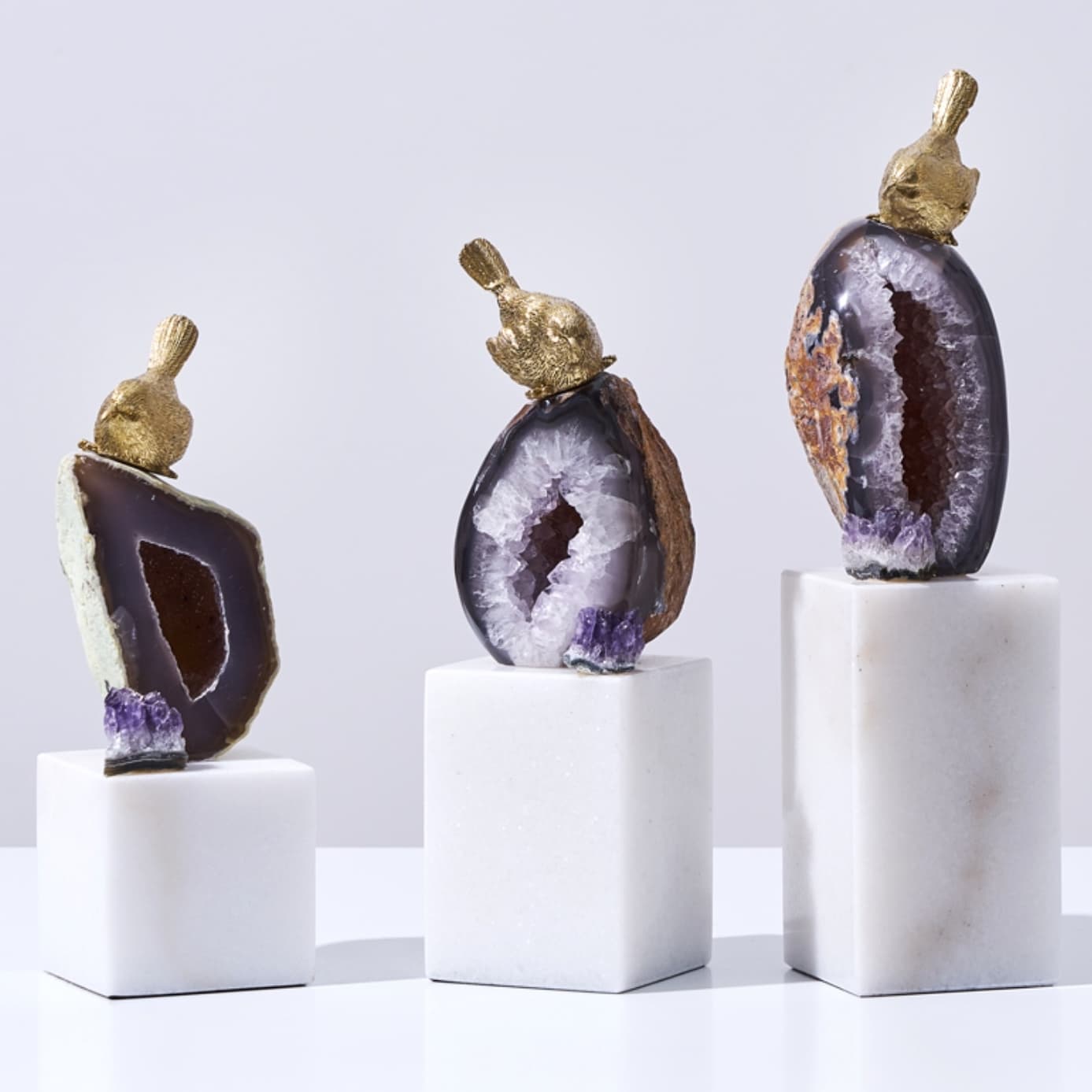 Статуэтка Птички на жеодах фиолетового агата на подставке