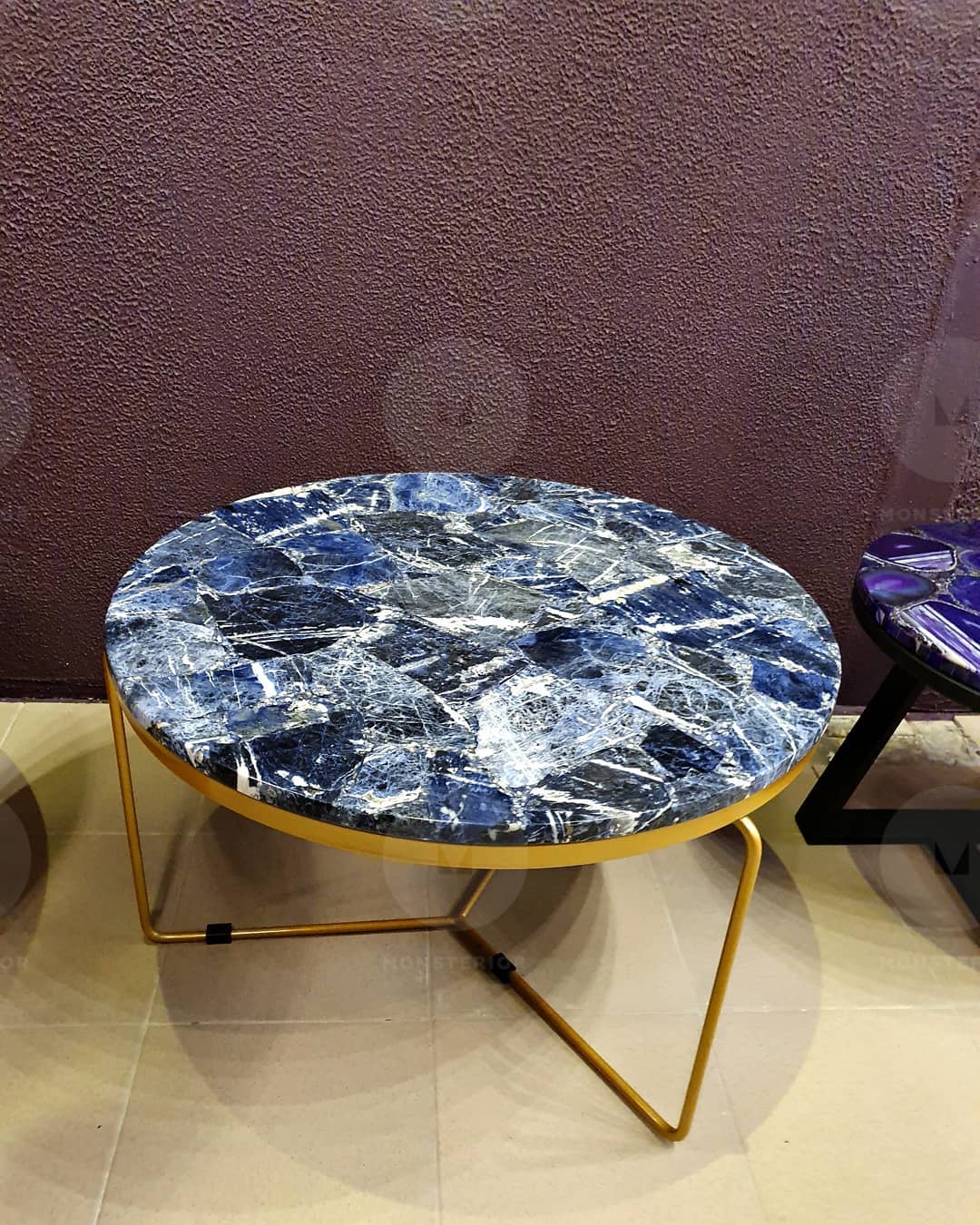 Столик из содалита