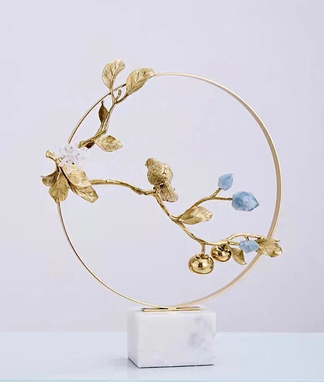 Статуэтка Птица Bird in a blue circle