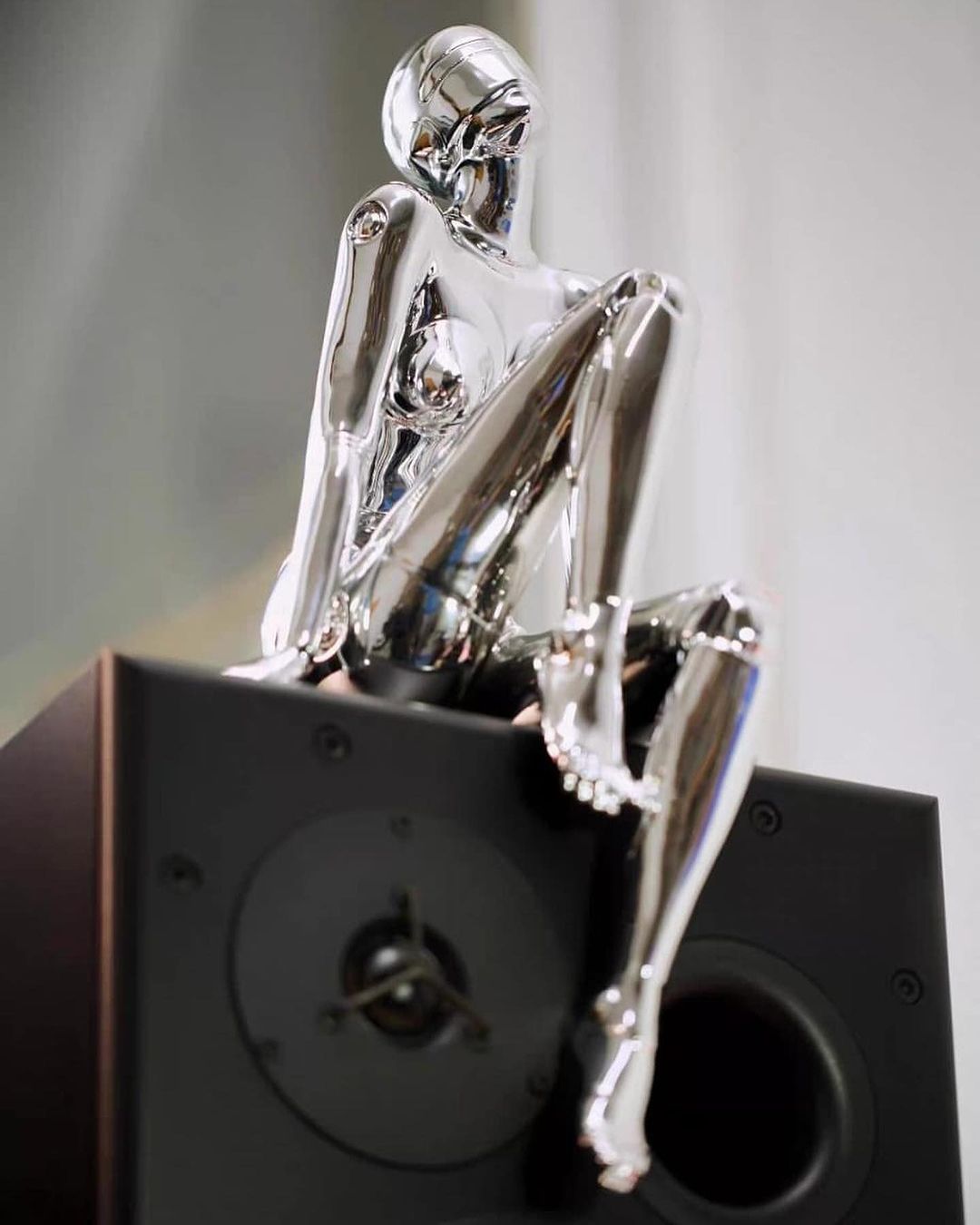 Статуэтки Девушка Woman Thoughts