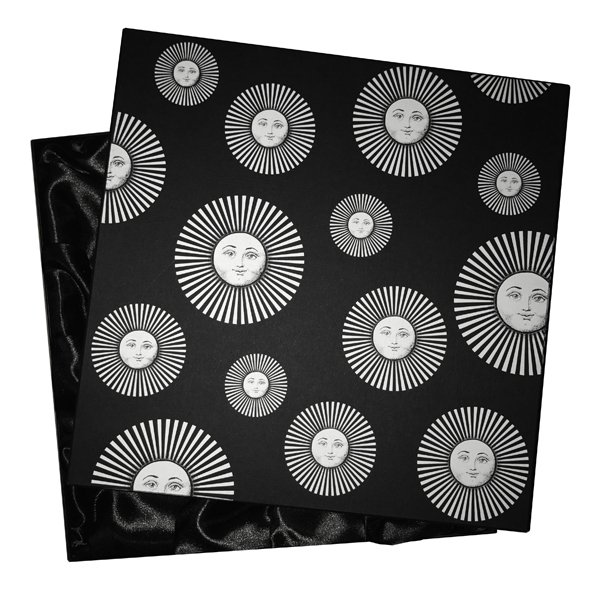 Подарочная коробка для тарелок Fornasetti designed by Piero Fornasetti