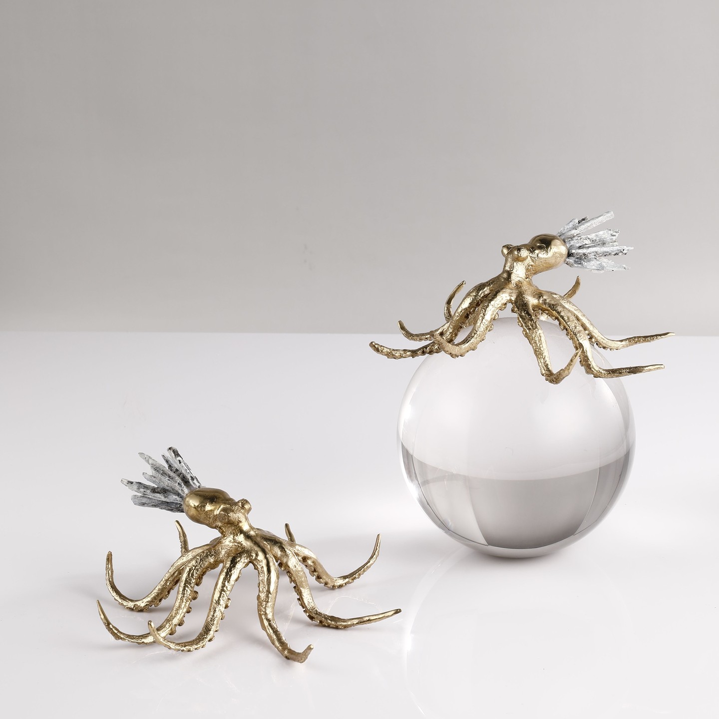 Фигурка Осьминожек из латуни с селенитом