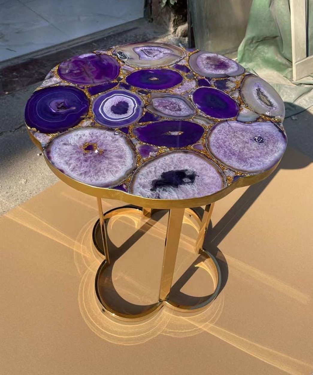 Столик из агата Limbo