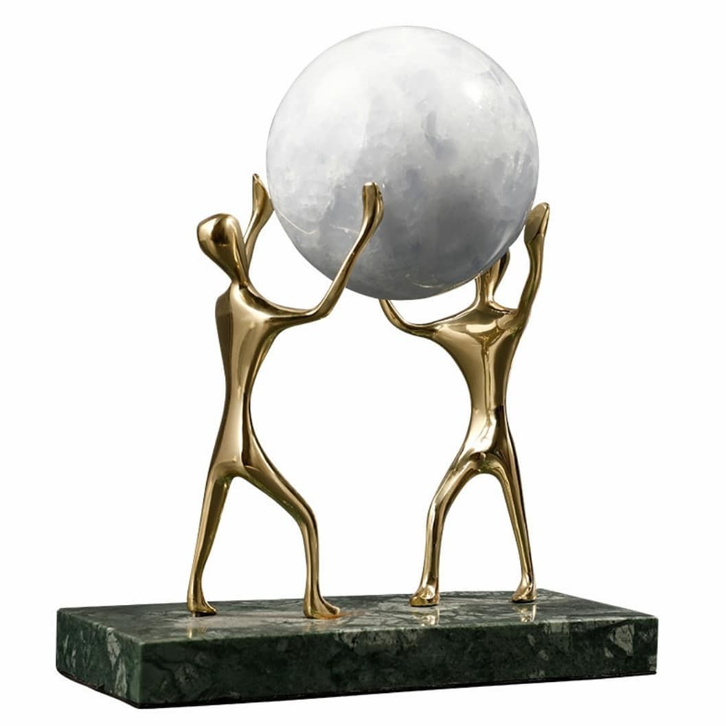 Статуэтка Выражение сотрудничества (Человечки с шаром из кварца) на подставке