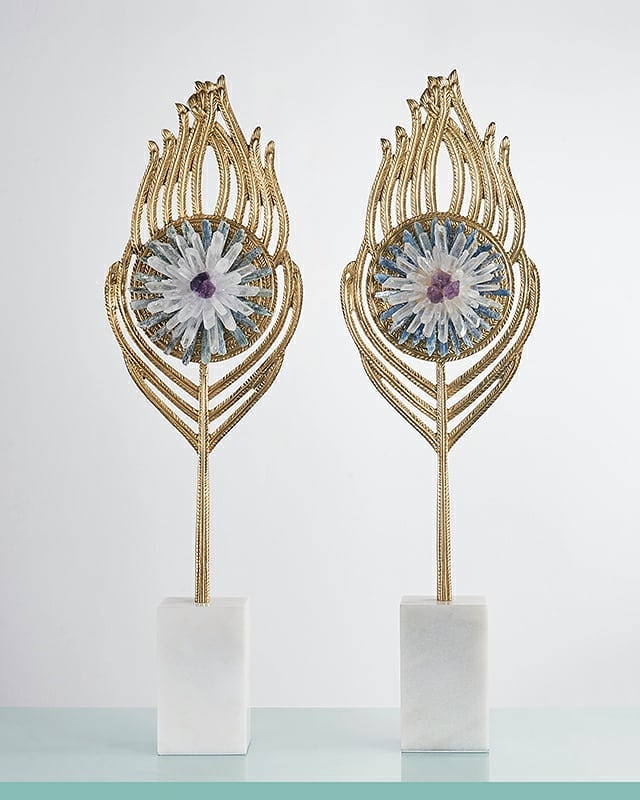 Статуэтка Павлинье перо с кристаллами селенита, горного хрусталя и аметиста на мраморной подставке