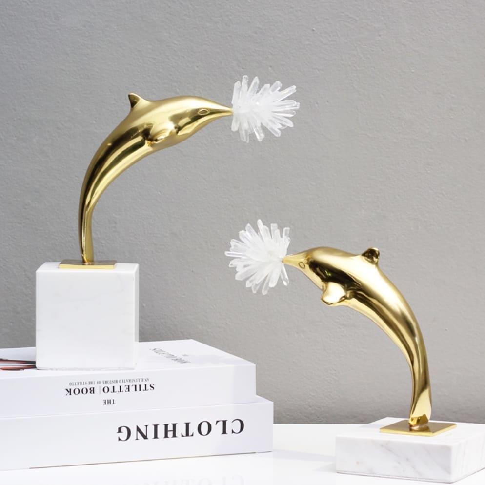 Статуэтка Дельфин с мячом из горного хрусталя на подставке