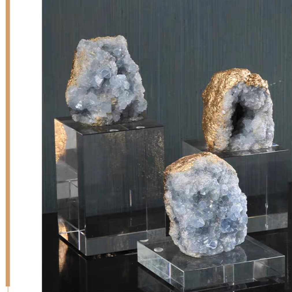 Статуэтка Жеода серого агата в позолоте на подставке S