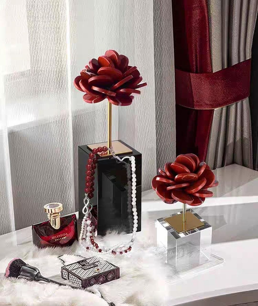 Статуэтка Цветок Wild Flower Red (на черной подставке)