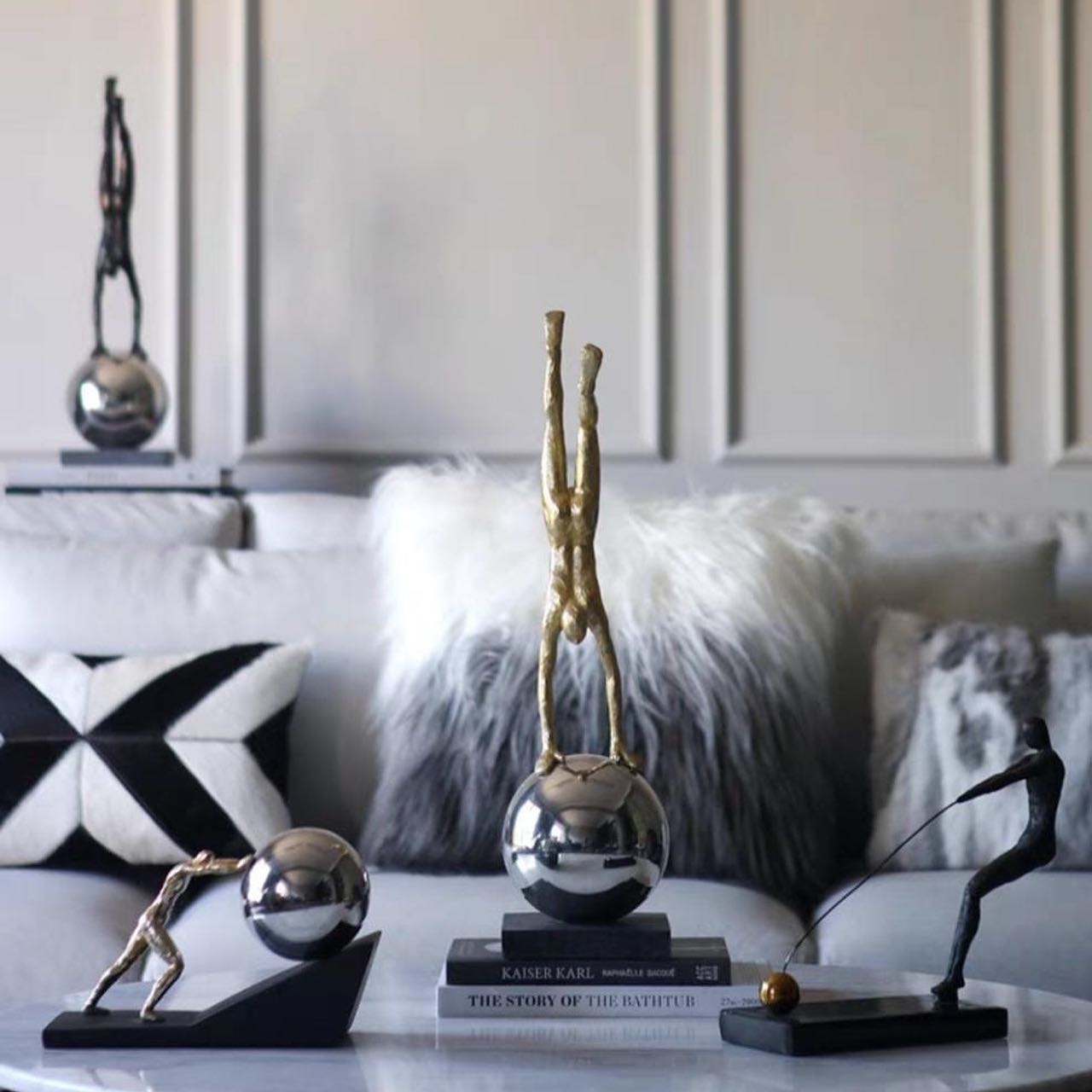 Статуэтка Точка зрения (Человек и шар)