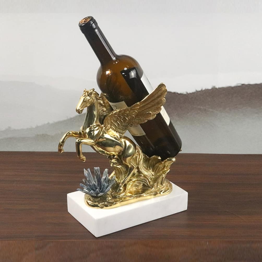 Фигурка Пегас с кристаллами селенита на подставке