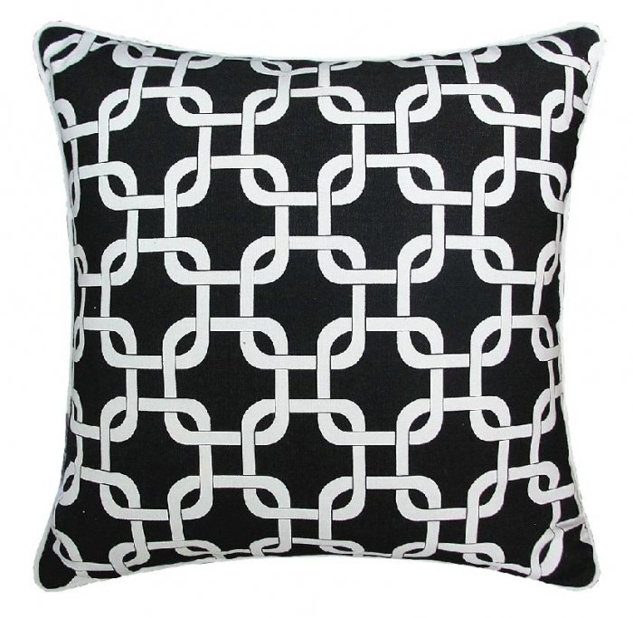 Подушка черно-белая 70.083