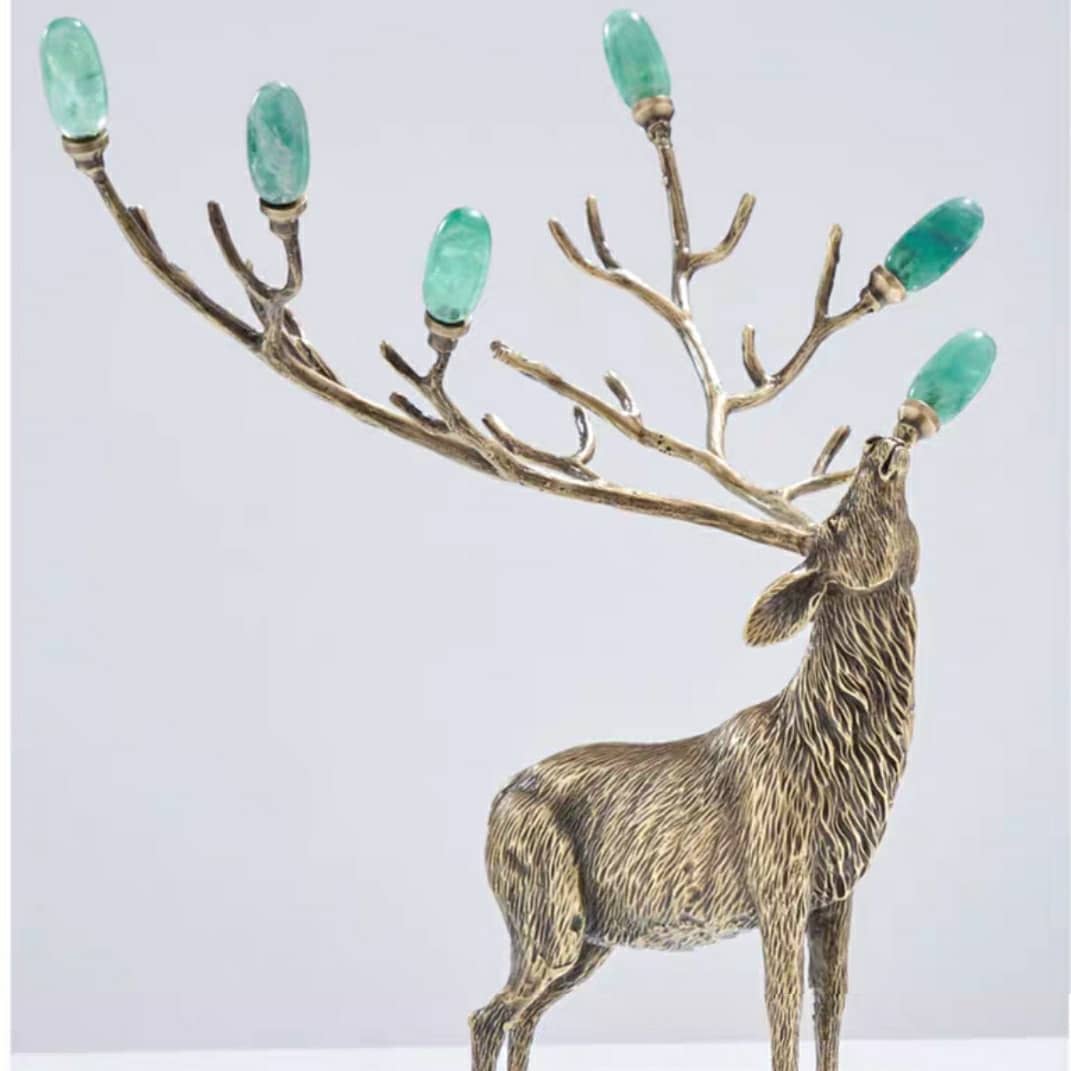 Статуэтка Олень бронзовый  с кристаллами флюорита