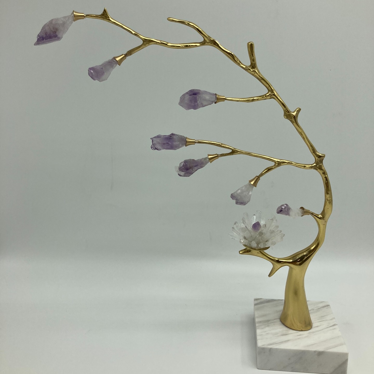 Статуэтка Ветка из латуни с аметистами и горным хрусталем на подставке