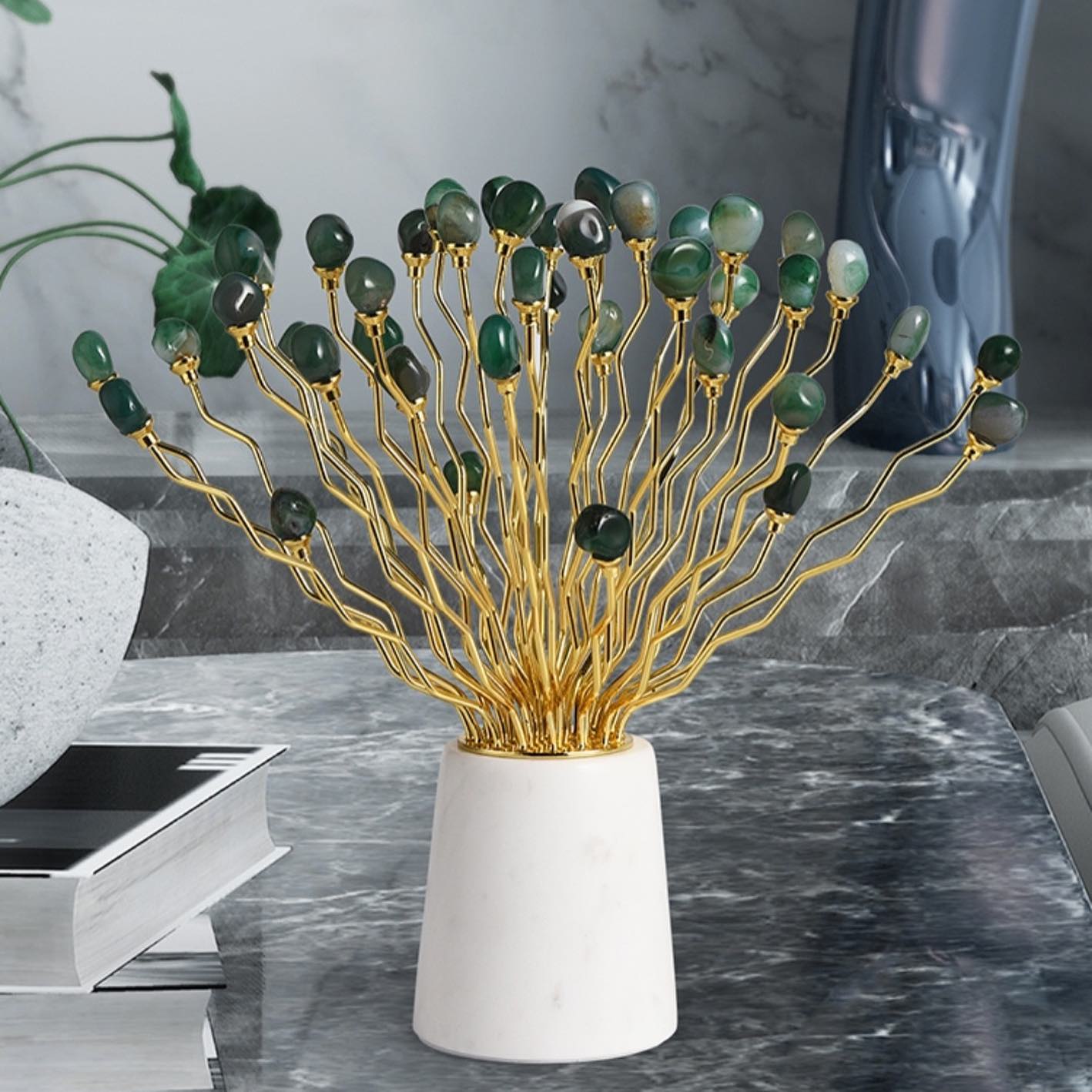 Статуэтка Россыпь агатов в мраморной подставке